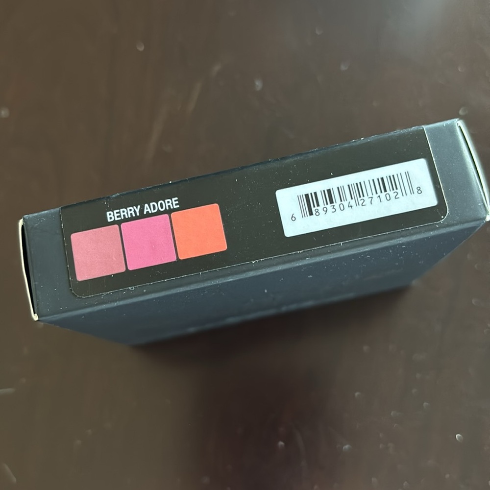 Anastasia Beverly Hills Blush Trio • Berry adore - Picture 3 of 4